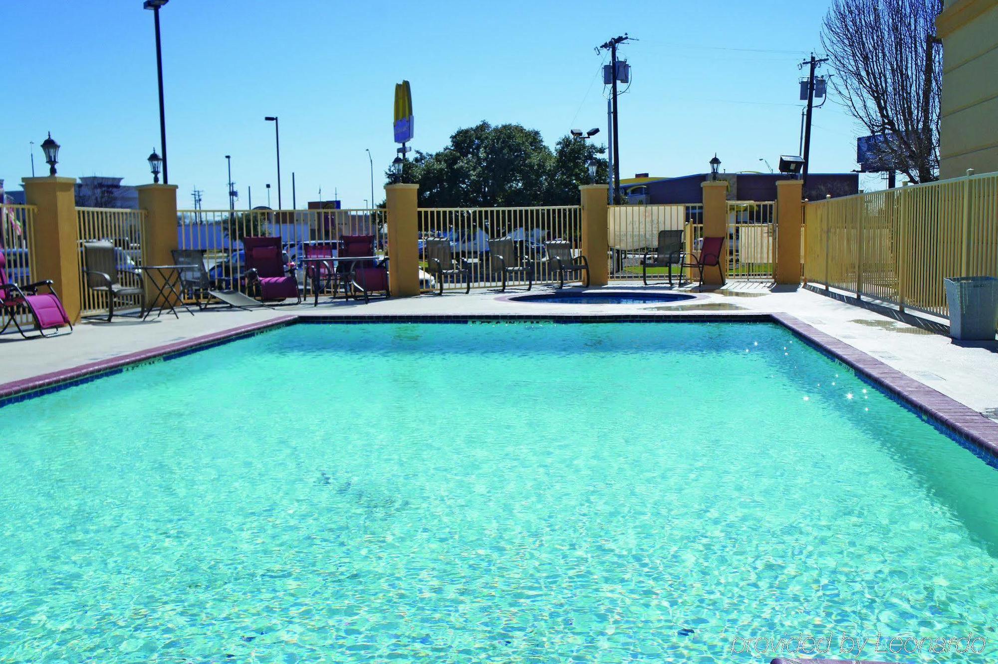 La Quinta By Wyndham Brownwood Hotel Exterior foto